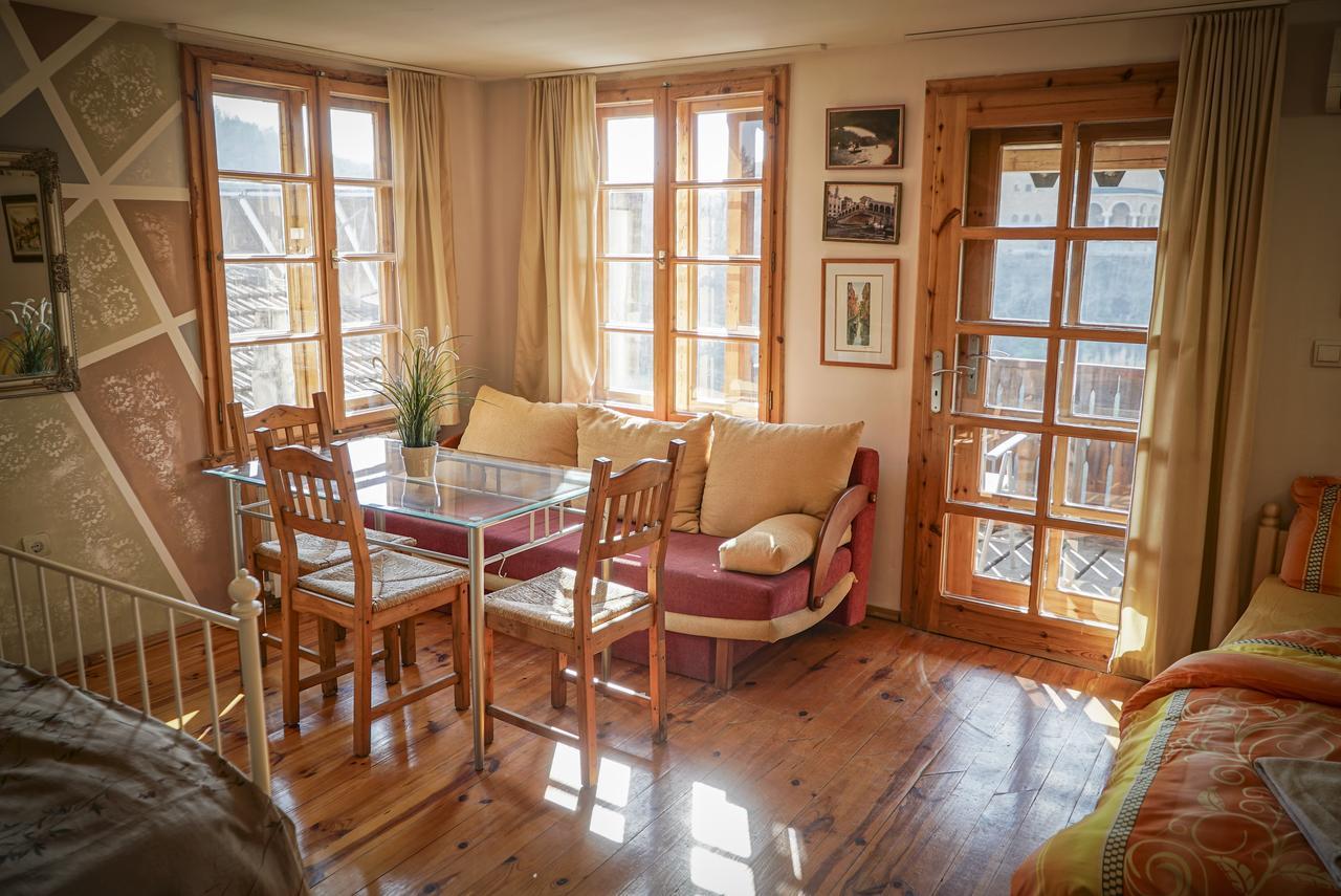 Rooster House Hotel Veliko Tarnovo Ngoại thất bức ảnh